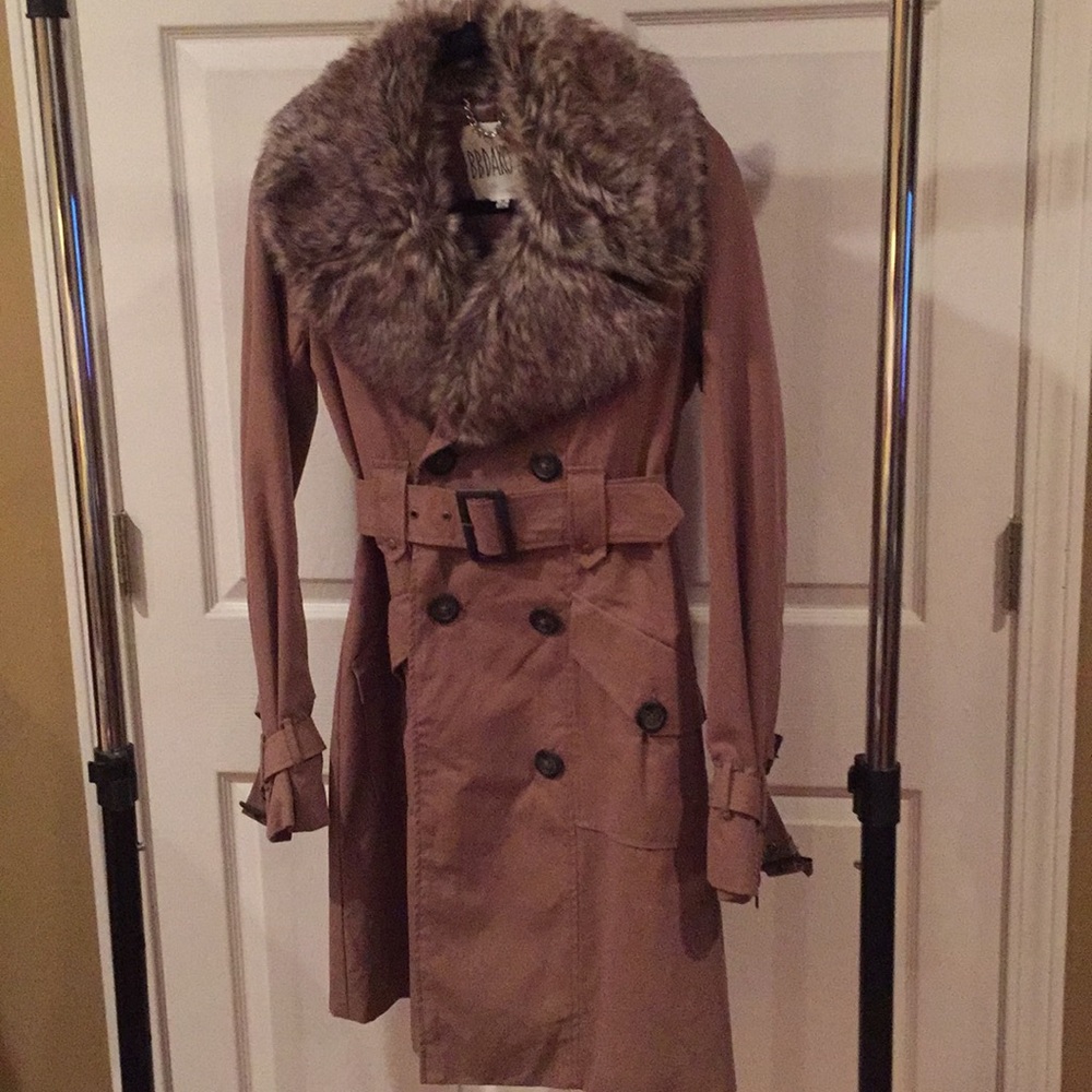 Brown jacket with foe fur collar